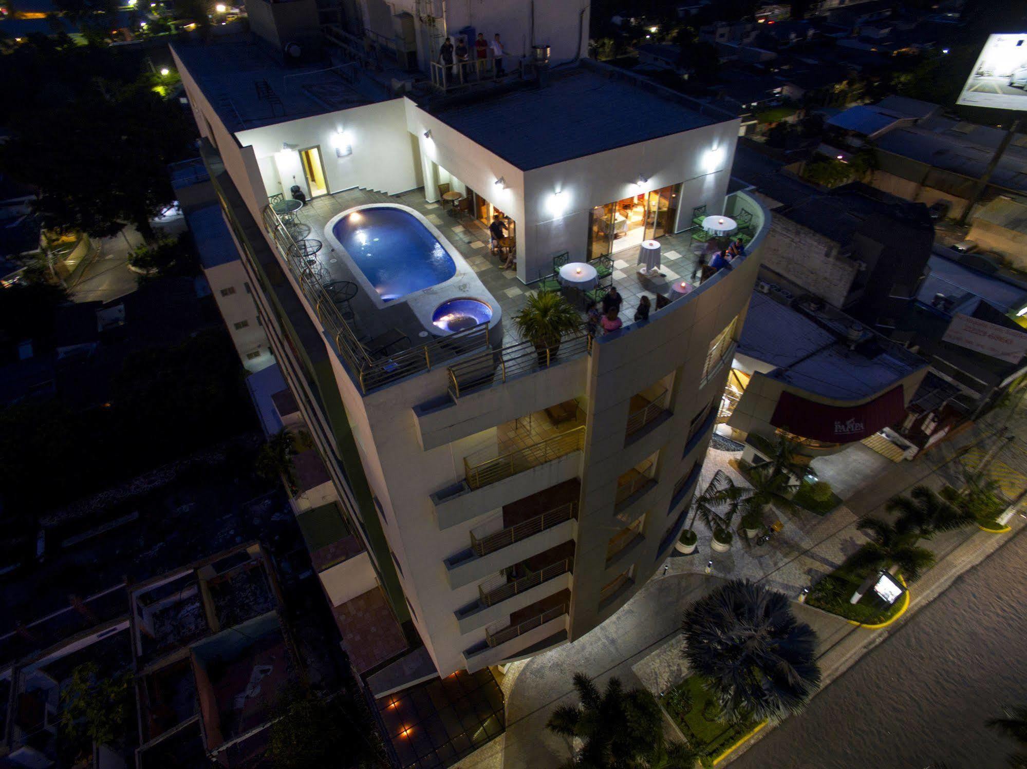 Suites Las Palmas, Hotel & Apartments. 산살바도르 외부 사진